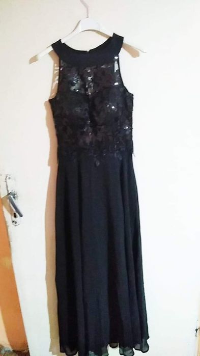 Черна офицялна рокля