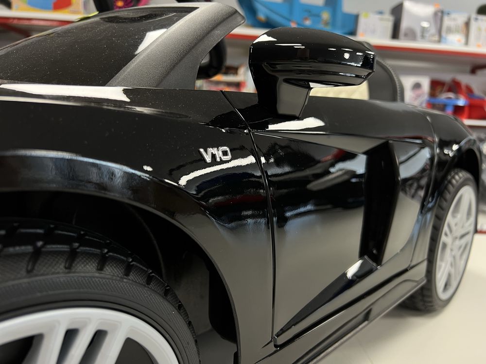Детска акумулаторна кола Audi R8