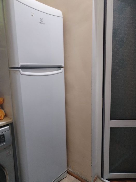 Холодильник Indesit