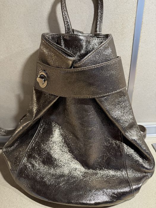 Дамска сребриста чанта/раница Vera от естествена кожа