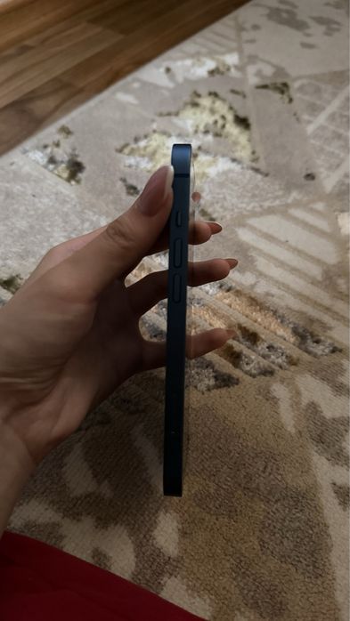 Продаю iphone 13