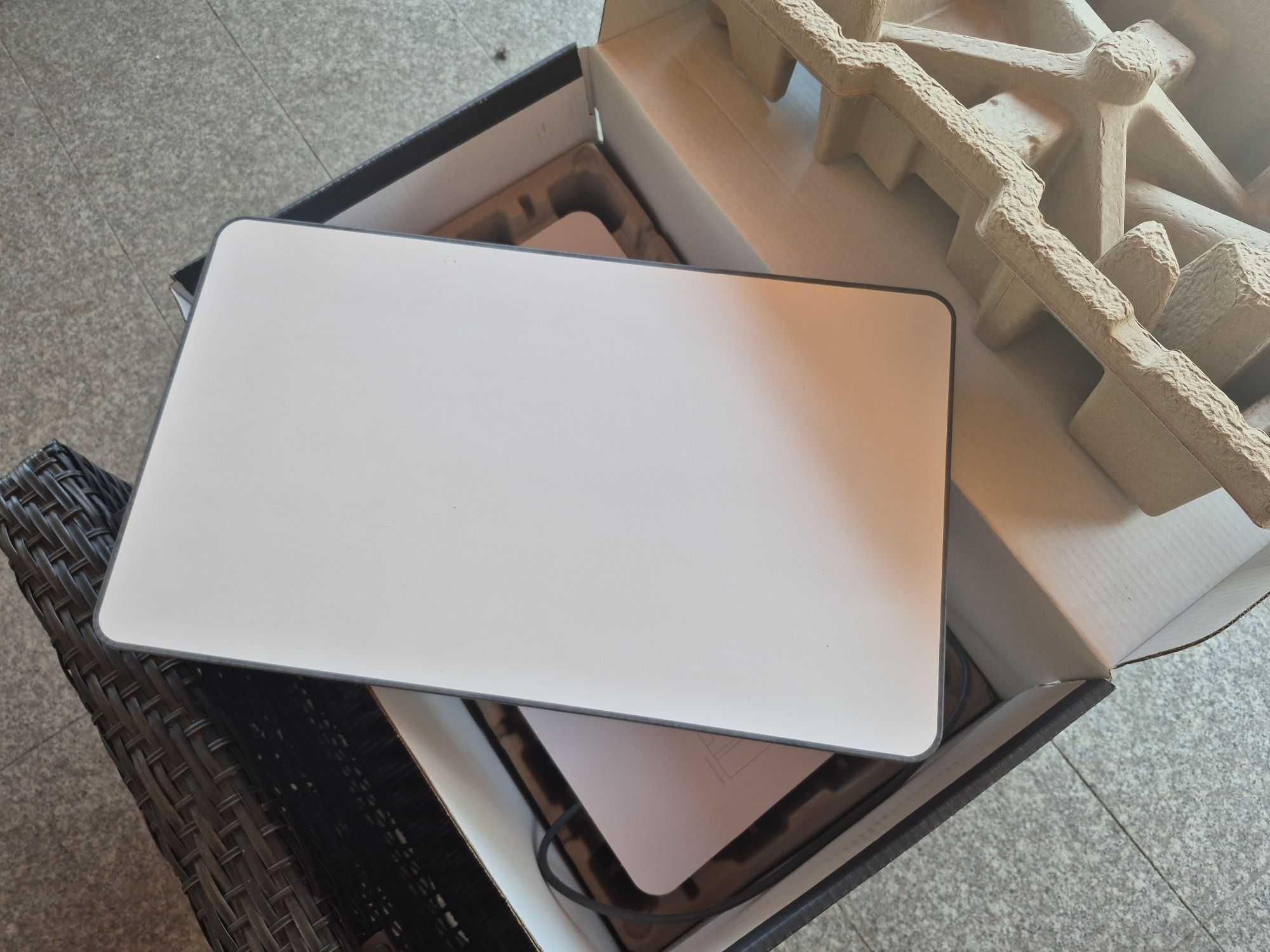 Kit antena si router STARLINK nou in cutie pentru cabane, rulote, casa