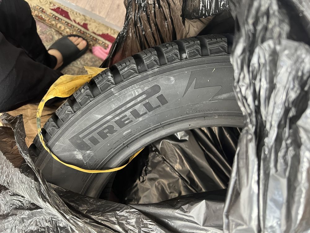 Pirelli 235 60 R18