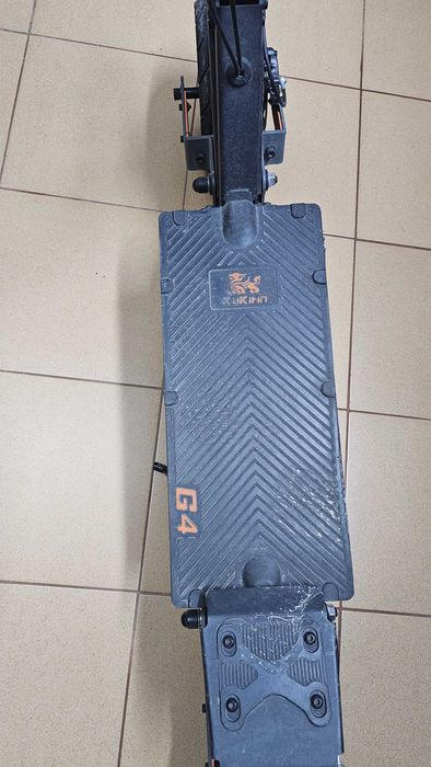 Eлектрическа тротинетка KuKirin G4 на 2086км