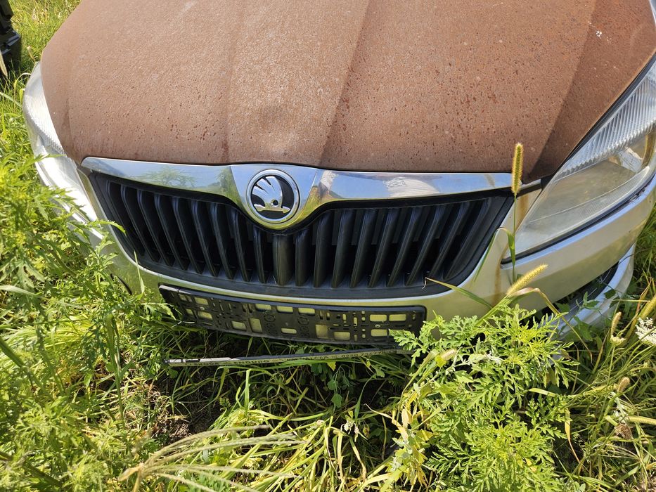 Grila bara fata Skoda Fabia 2 Break 1.2 benzina 69 cai motor CGP GGPA