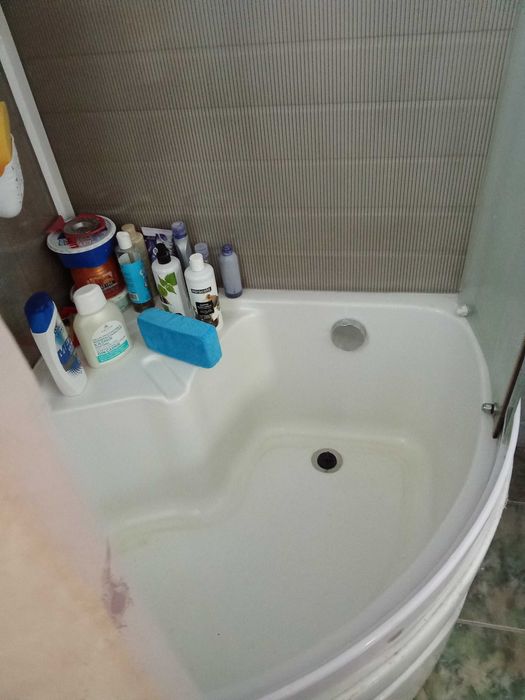 Cabină de duș cu cădiță