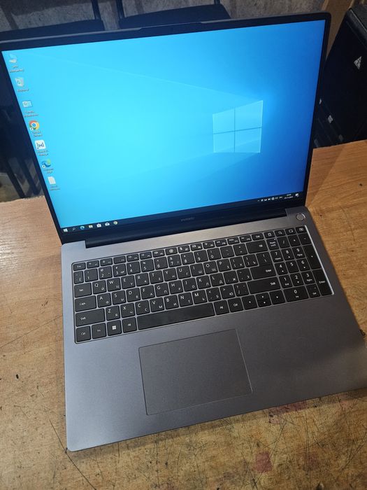 Ноутбук HUAWEI D16