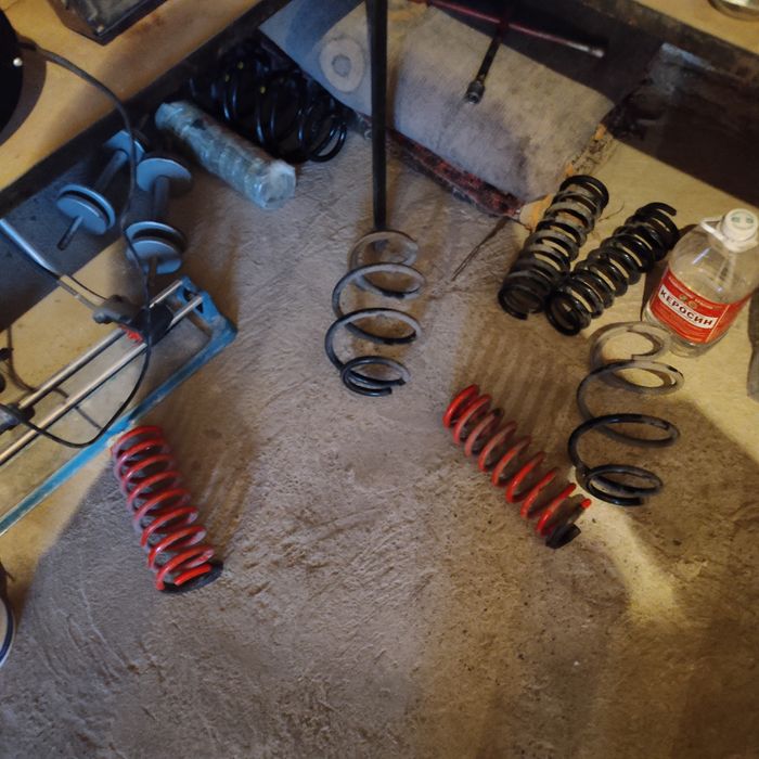 Продам пружины на Kia optima TF 3