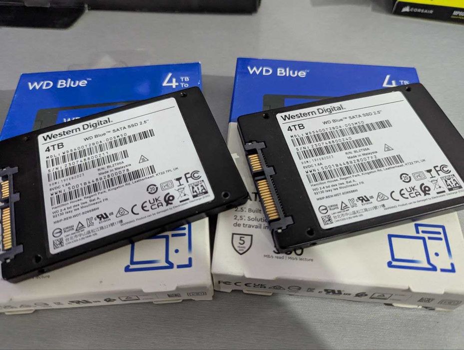 3x SSD WesternDigital - 4TB - SATA-III 2.5 inch WDS400T3B0A