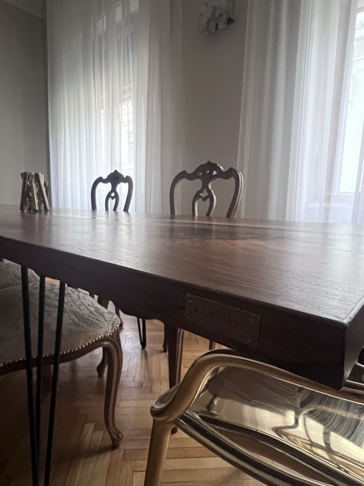 Masă - lemn masiv ( walnut wood)