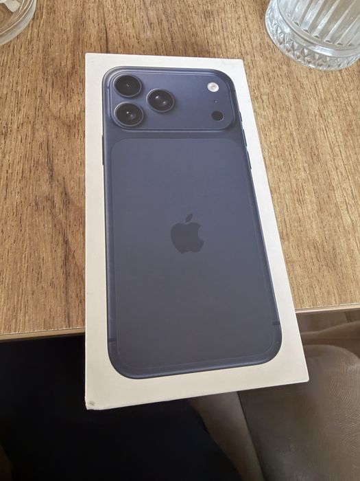 Iphone 17 Pro Max 256 gb deep blue sigilat