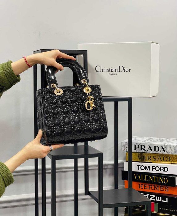 Чанти дамски луксозни нови на топ брандове