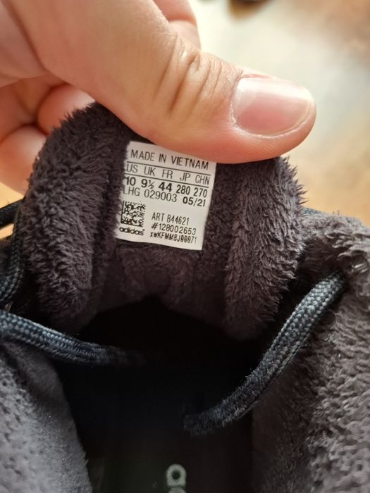 Vând adidas negrii 44