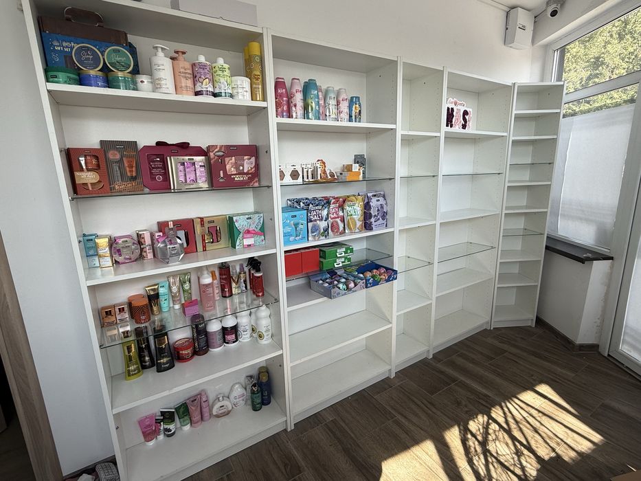 Vand dulap/Biblioteca billy de la ikea