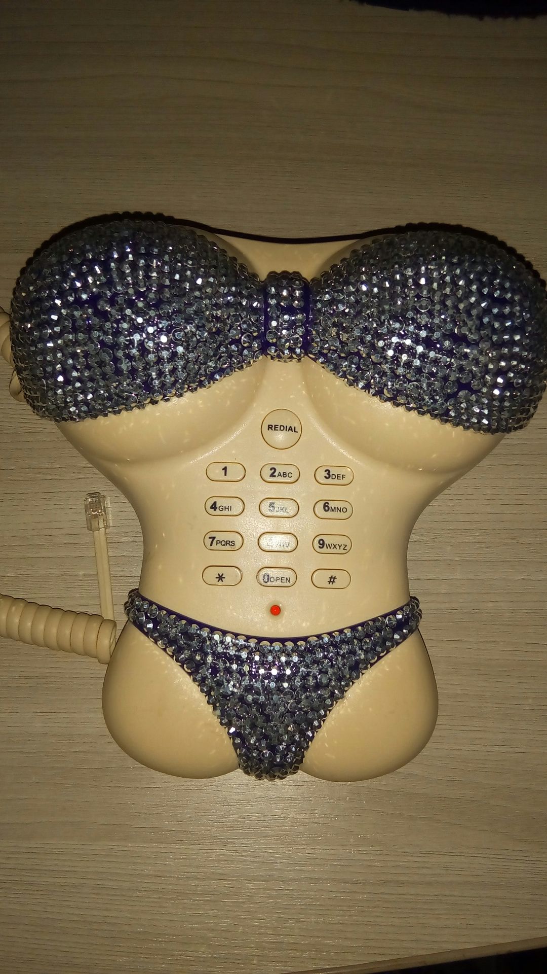 Оригинальный телефон 4000 тенге