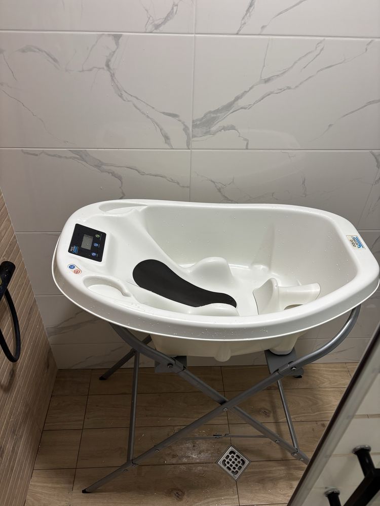 Бебешка вана със стойка Aqua Scale