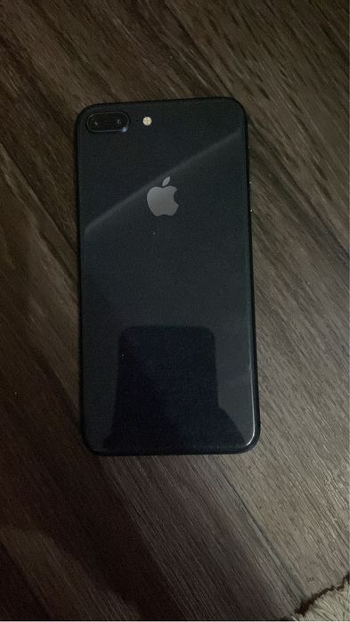 Айфон 8 плюс  , продаем срочно торг есть