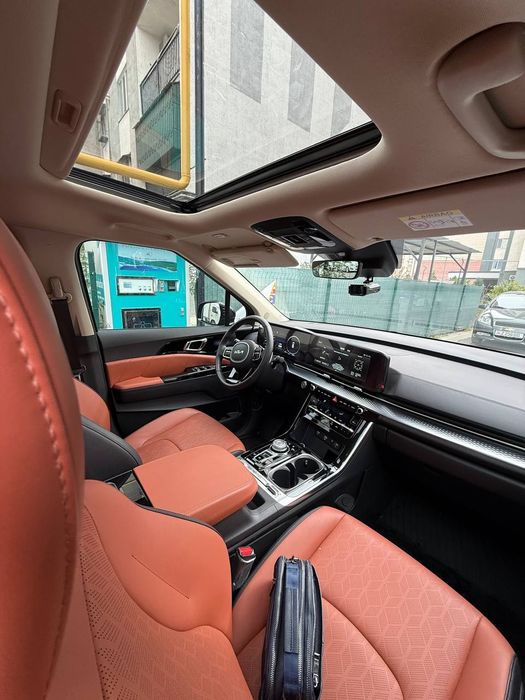 Kia karnival sotiladi