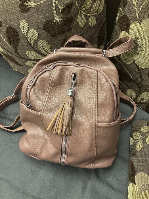 Продавам дамски чанти