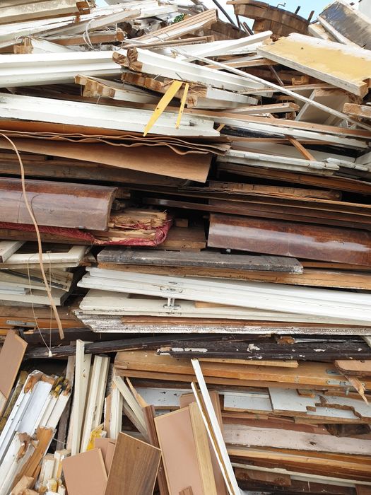 Vând deseuri de lemn urgent