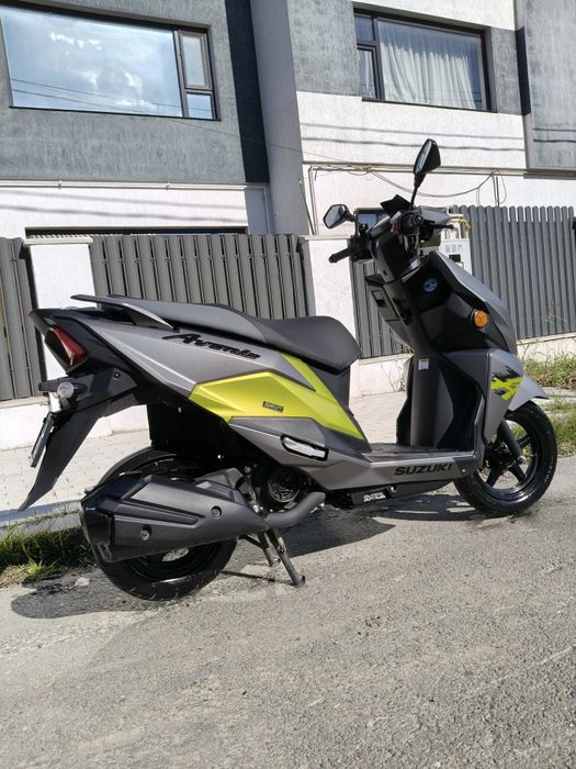 Vând scuter suzuki avenis 125