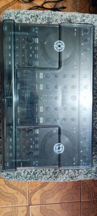 Traktor Kontrol S4