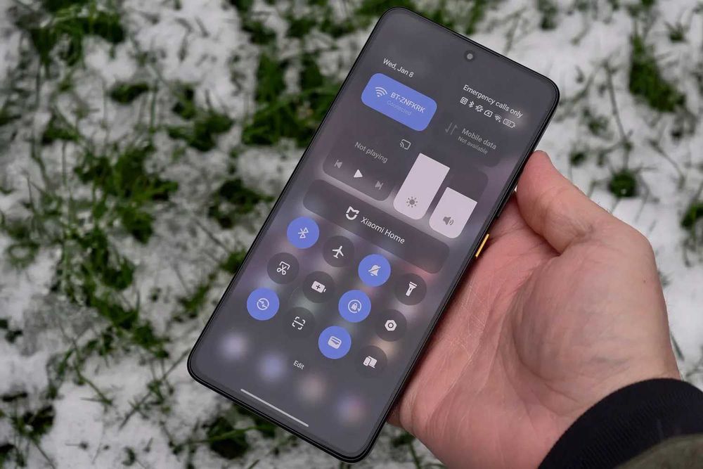 POCO X7 Pro, 8/256 ГБ — Жёлтый цвет, Android 15, отличное состояние!
