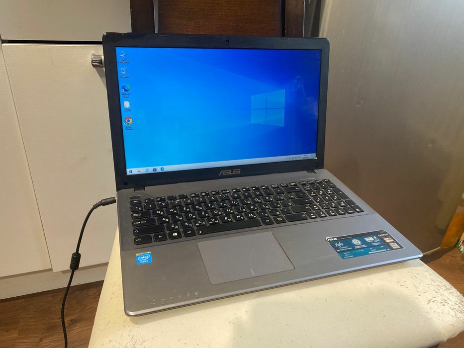 ASUS intel Celeron/OZU 8GB/