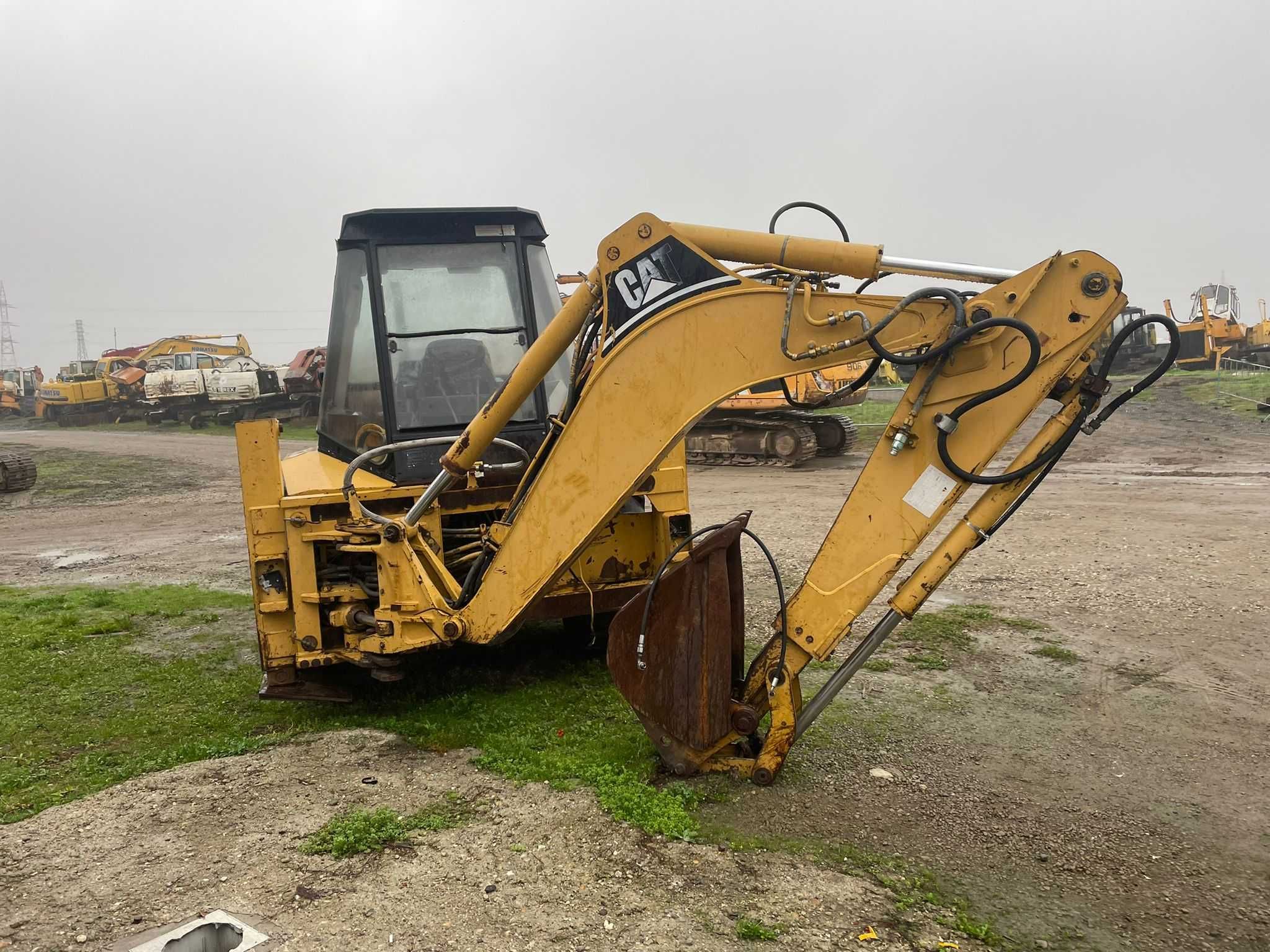 Dezmembrez buldoexcavator Caterpillar 428 B