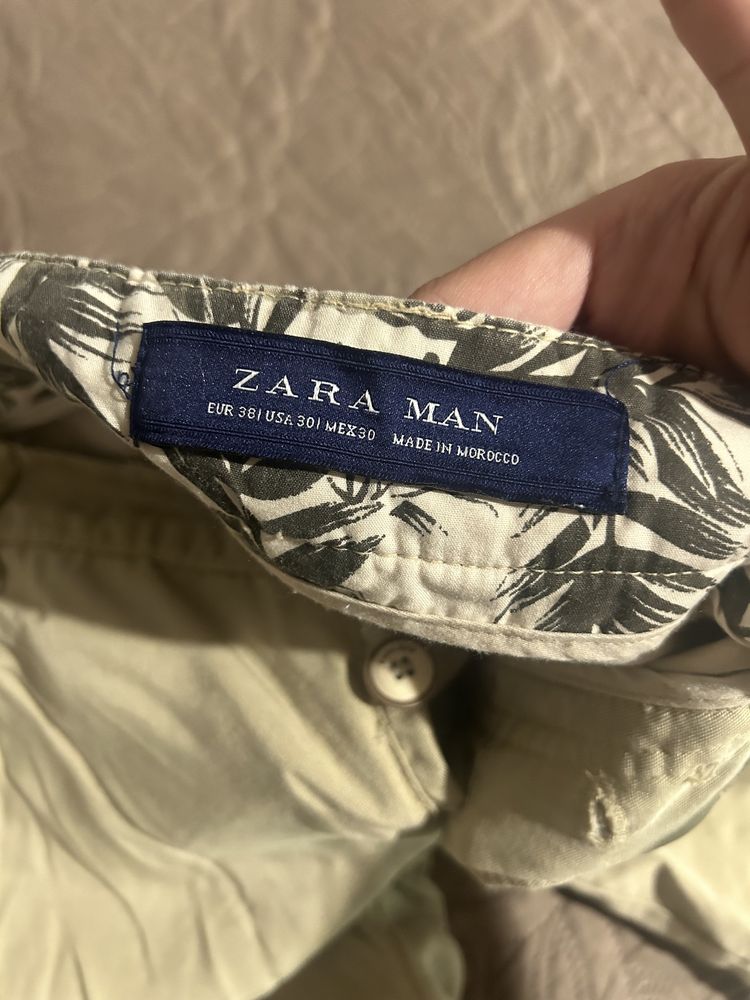 Pantaloni scurți mărimea 38 Zara