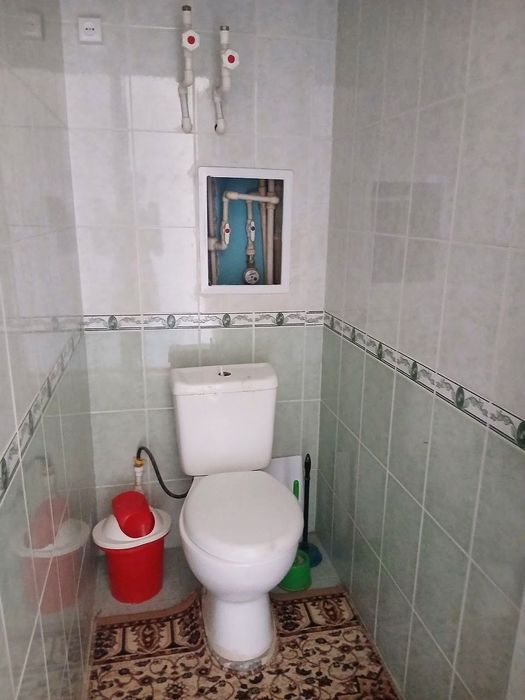 Yangi bozor marvarit Sentr oldida