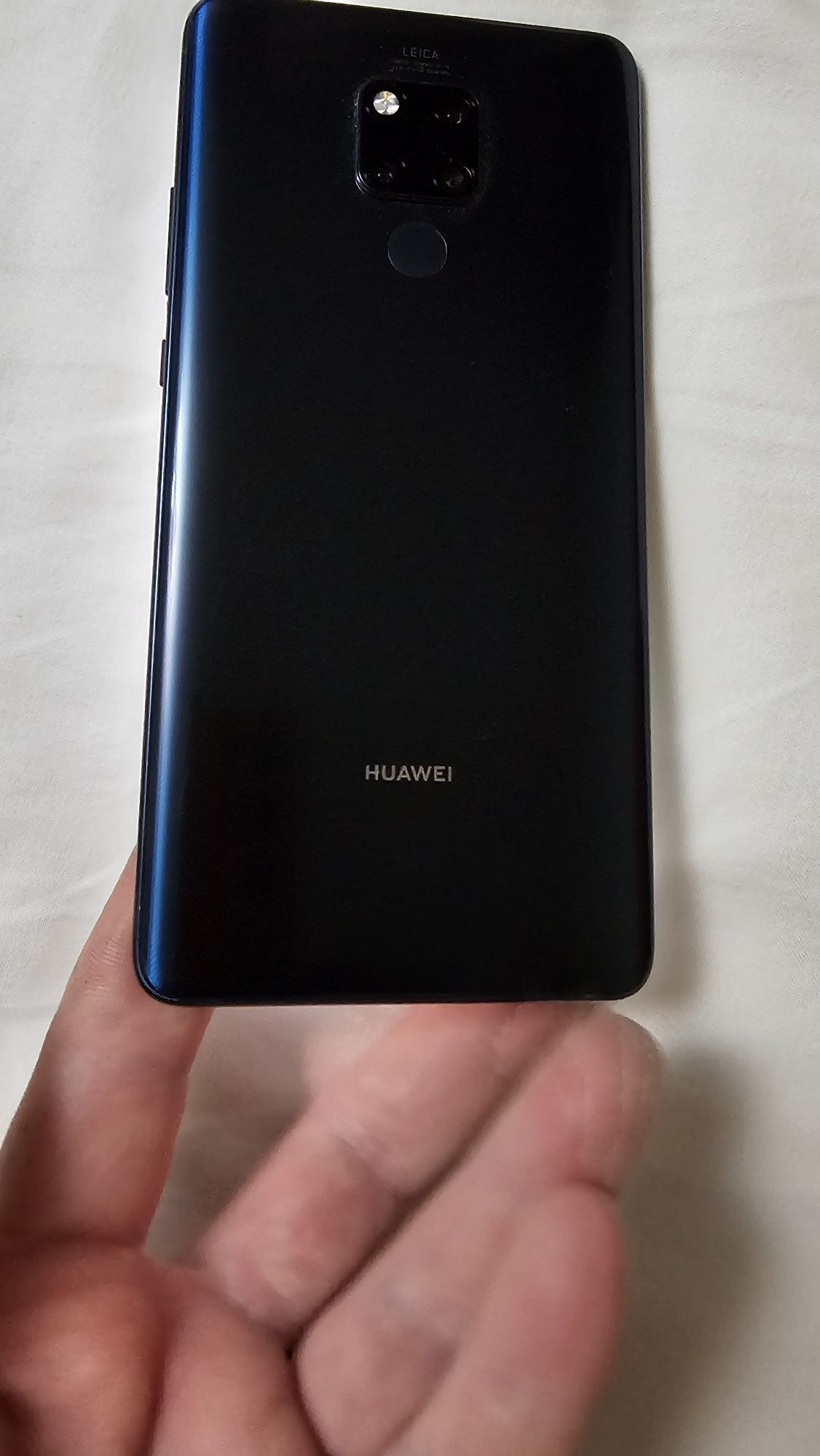 Продавам Huawei mate 20x