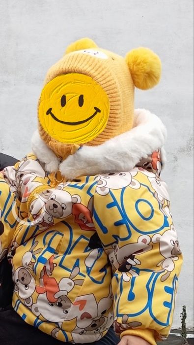 Продам курточку детскую и шапку!