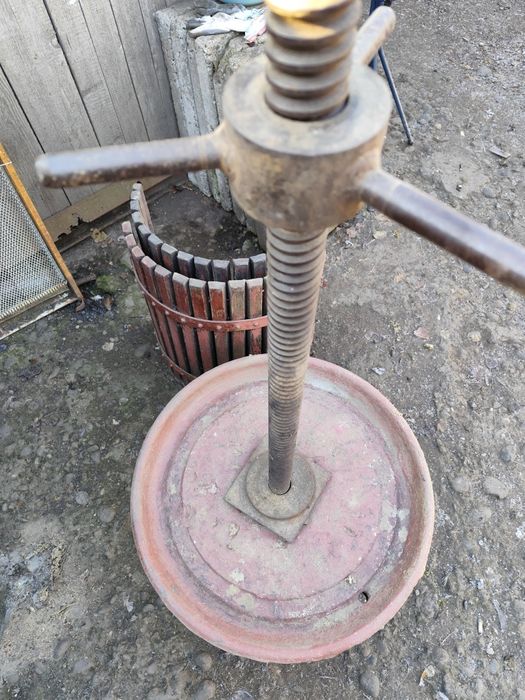 Vând șaitău din fonta
