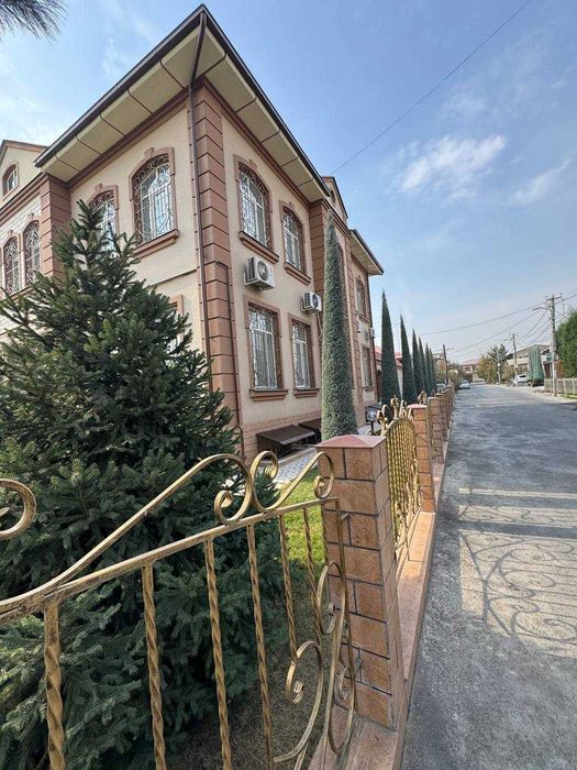 Продается авторский дом с участком Домбрабад SH83