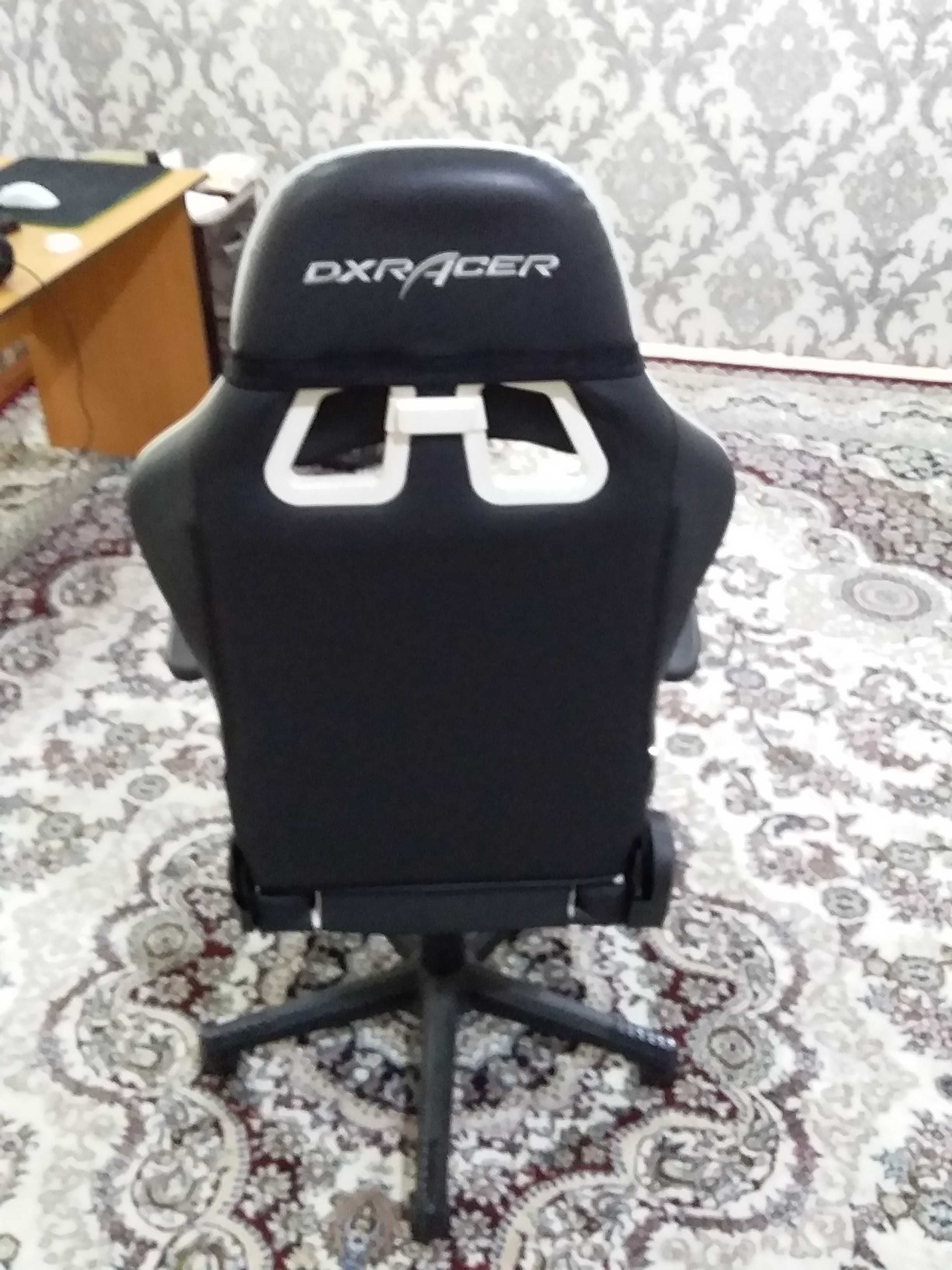 Игровое кресло Dxracer Prince