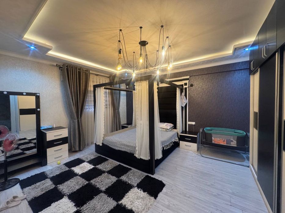 Продается кв на против машина базара. Uy sotiladi mashinabozor togrisi