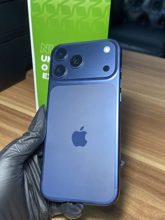 iPhone 17 Pro Max • 256 GB • Deep Blue