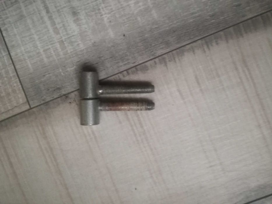 Продавам 1бр. панта за входна врата