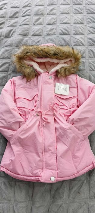 Продам куртку для девочки