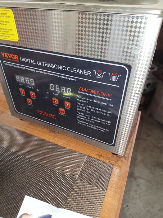 Aparat de curățat cu ultrasunete