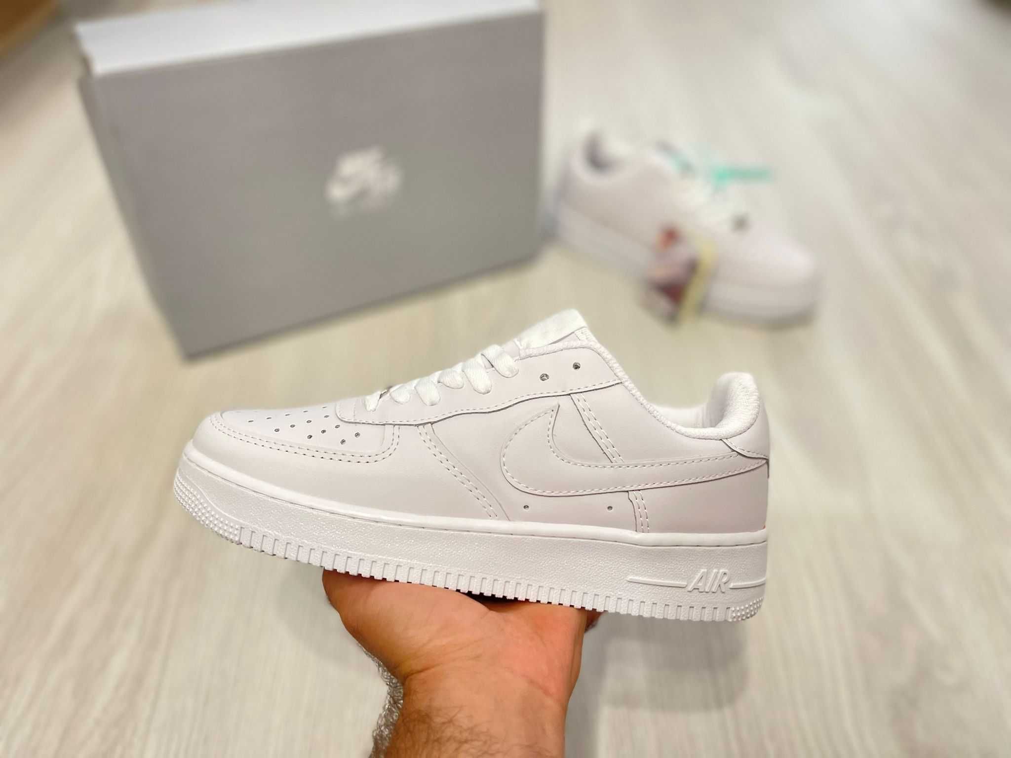 Nike Air Force 1 Triple White NOU