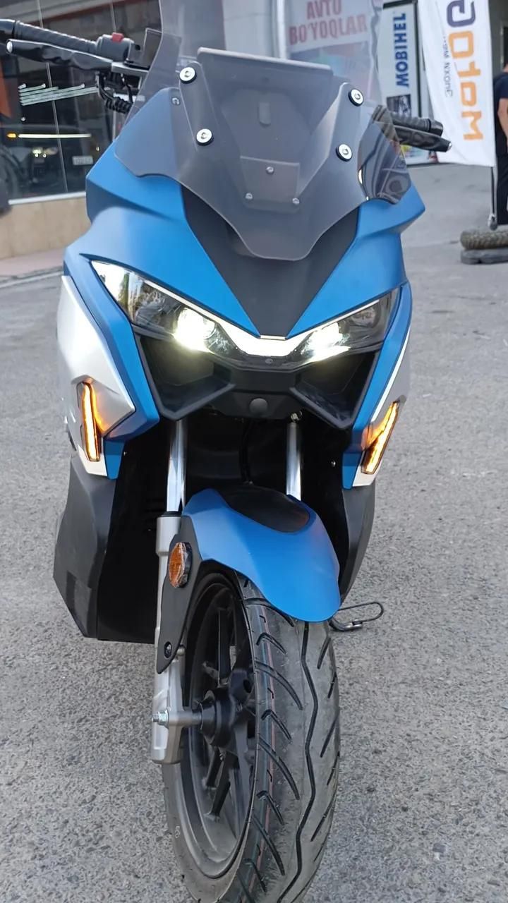 Skuter dugali m max sotiladi
