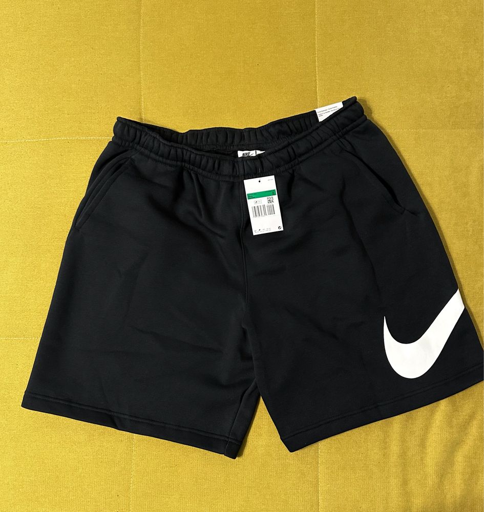 Pantaloni Scurti Barbati Nike Marimea XL Noi cu eticheta