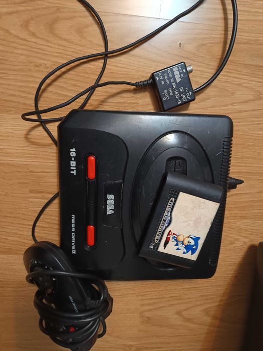 Vând Sega Mega Drive ||