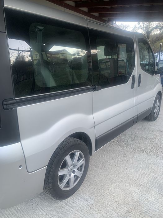 Vand renault trafic 7 locuri