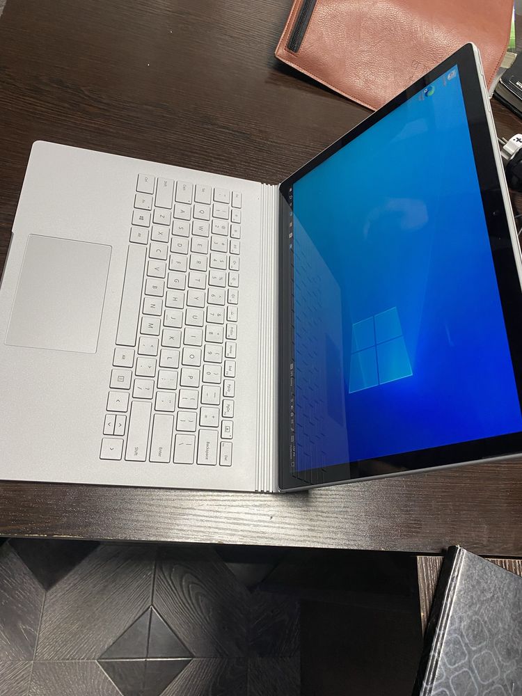 Microsoft Surface Book 2