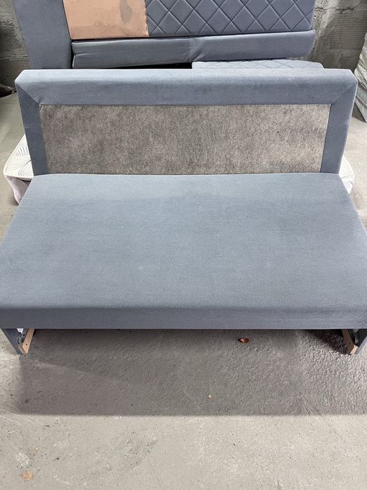 Диван угловой продам