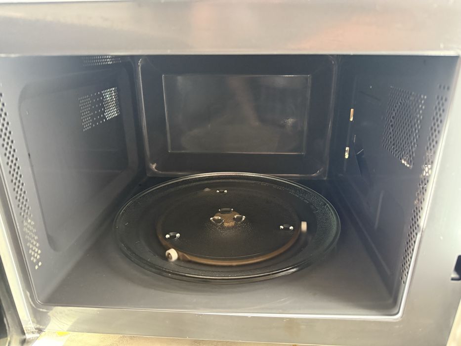 Продаётся микроволновая печь Hofmann