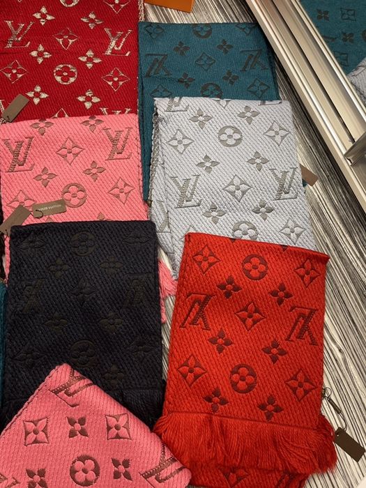 Fular-Esarfa LOUIS VUITTON colectia noua Poze reale100% Calitate super